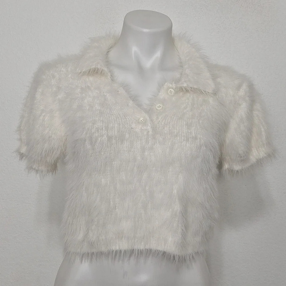 Kimchi Blue "NEW" White Coquette Romantic Fuzzy Crop Top Polo Sweater Size L